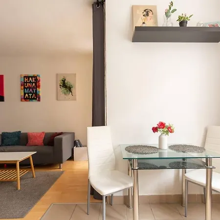 Apartment Spacious With Private Car Park & Balcony Budapest